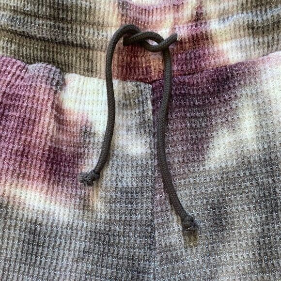 SO Waffle Knit Hacci Drawstring Joggers Black & Burgundy Tie Dye Junior’s Large - Picture 2 of 4